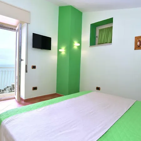 Mareluna Apartment